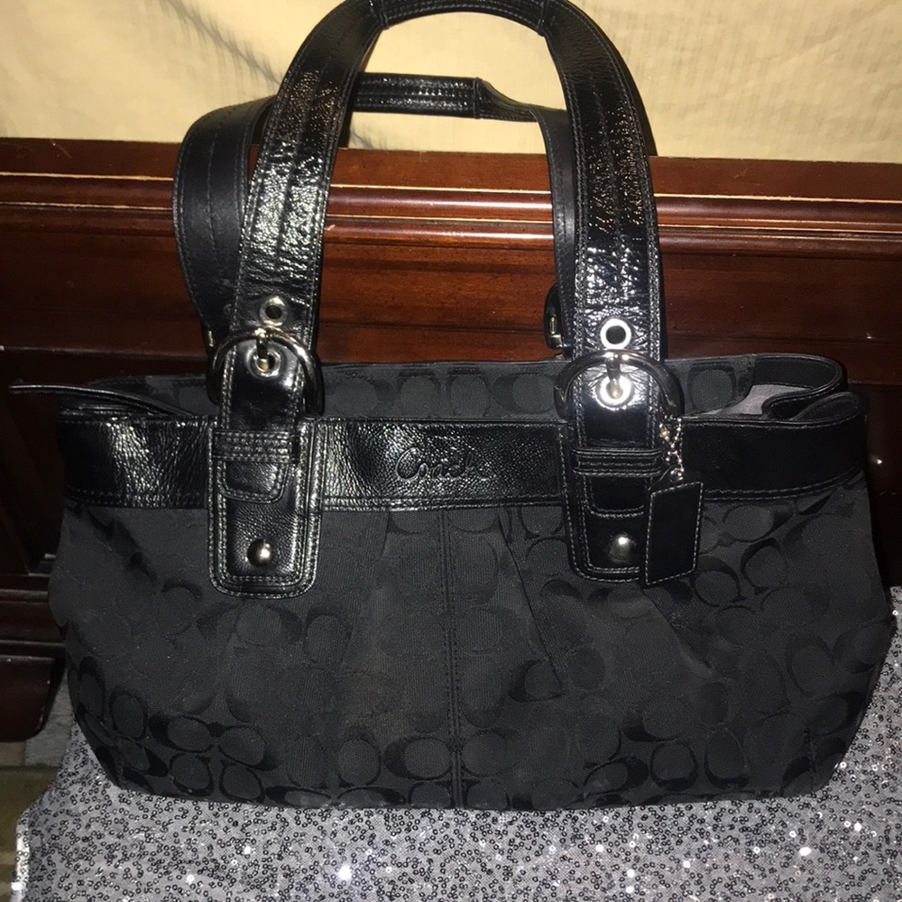 Nice authentic Coach Soho Pleated Signature Tote